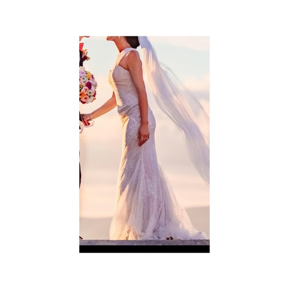 Vera Wang Bridal Olympia 110515 Silk Tulle & Chantilly Lace Gown - Picture 12 of 12